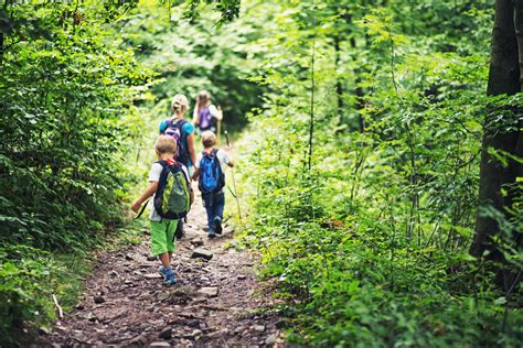 Randonnée pédestre en famille au Québec